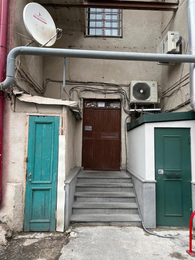 Cozy Apartment Near Opera House Yerevan Exterior photo